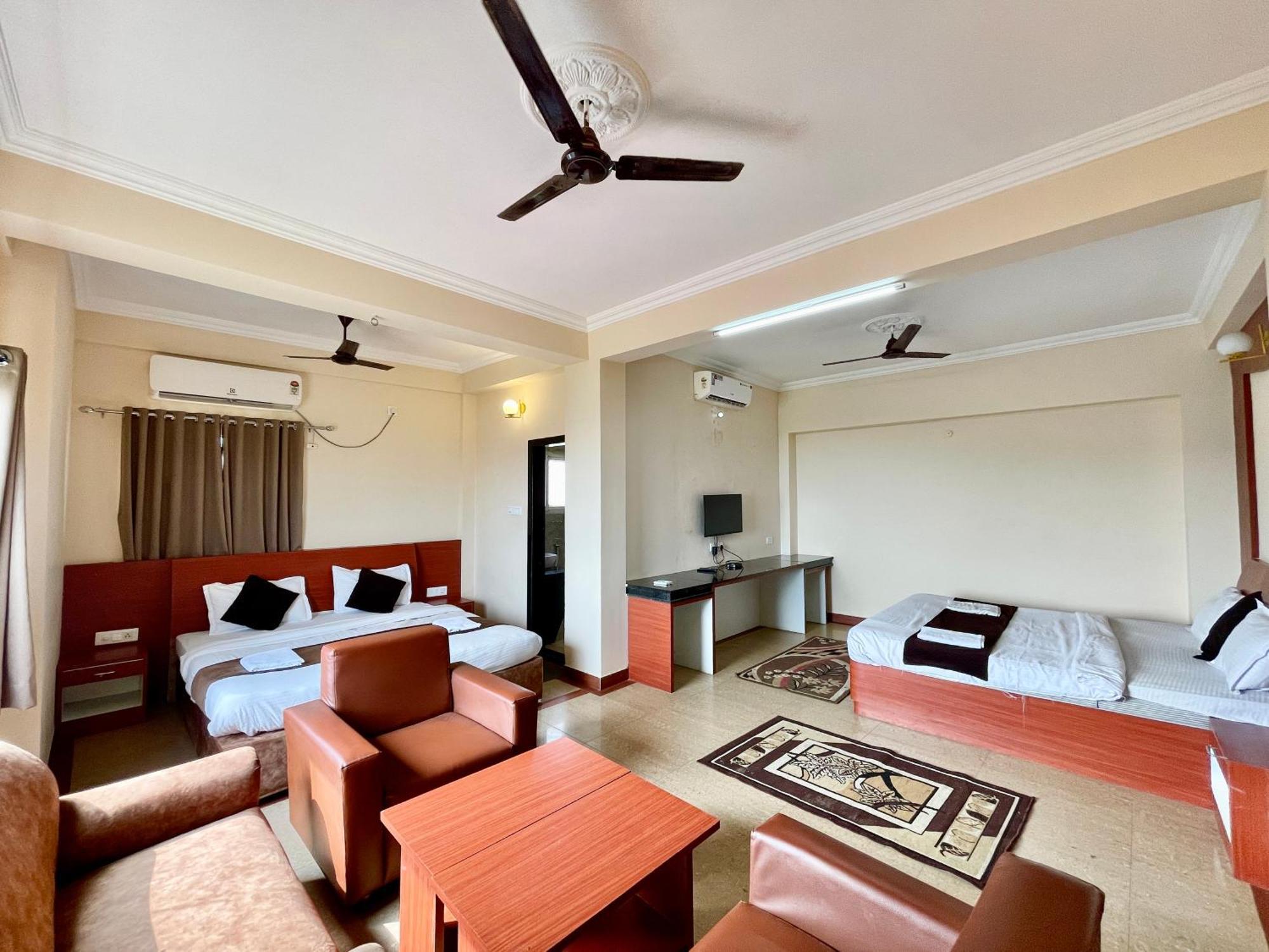 Hotel Subham Beach Inn ! Puri Near-Sea-Beach-And-Temple Fully-Air-Conditioned-Hotel With-Lift-And-Parking-Facility Экстерьер фото
