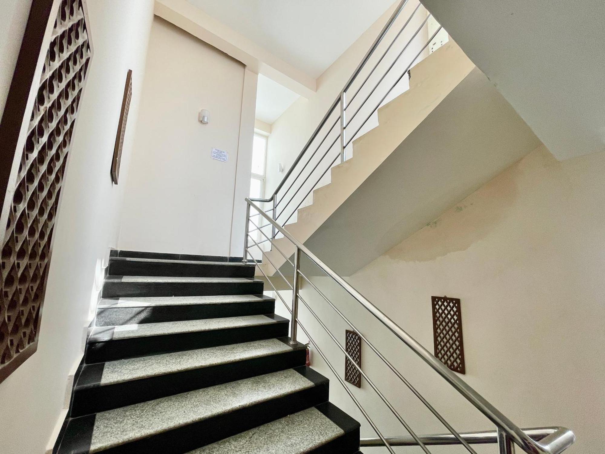 Hotel Subham Beach Inn ! Puri Near-Sea-Beach-And-Temple Fully-Air-Conditioned-Hotel With-Lift-And-Parking-Facility Экстерьер фото